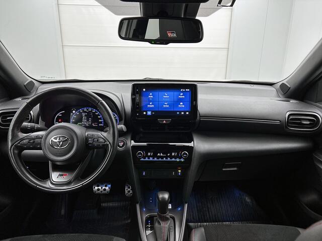 Toyota YARIS Cross 1.5 Hybrid GR Sport | Dealeronderhouden | Sportief uitgevoerd | Stoelverwarming | Onderweg-naar-dealer