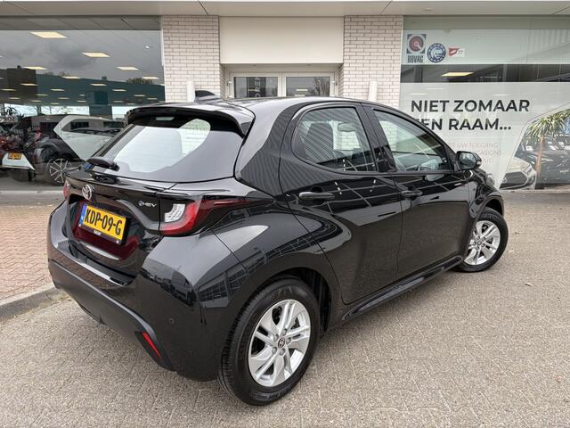 Toyota YARIS 1.5 Hybrid 115 Active Plus | Sensoren V/A | Stuur+stoelverwarmin