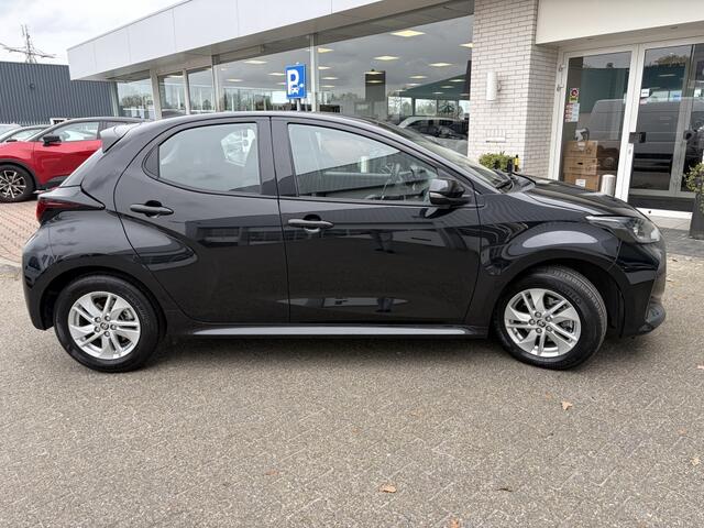 Toyota YARIS 1.5 Hybrid 115 Active Plus | Sensoren V/A | Stuur+stoelverwarmin