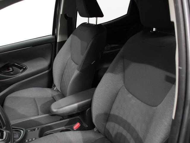 Toyota YARIS 1.5 Hybrid Dynamic Automaat | Climate control | Cruise control adaptieve | LED | Achteruitrijcamera | Keyless start | Lane assist | Navigatie | Apple Carplay/ Android Auto |