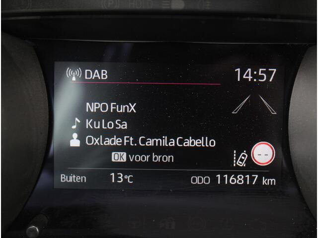 Toyota YARIS Cross 1.5 Hybrid Business CLIMATE | ADAPCRUISE | LMV16 | NAVI | CARPLAY | LED | CAMERA | DAB