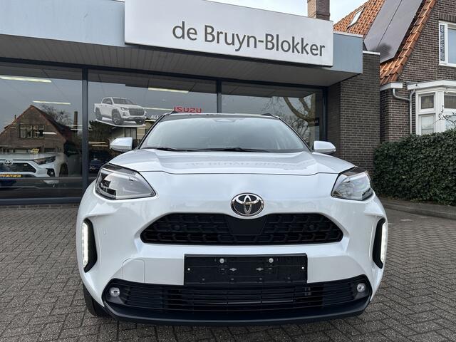 Toyota YARIS Cross 1.5 Hybrid 130 Dynamic + Comfort Pack dodehoekdetectie / stoelverwarming / stuurwielverwarming / parkeersensoren voor + achter / Navigatie / Apple Carplay / Android Auto / parkeercamera / 10 jaar Toyota garantie / rijklaarprijs incl. Toyota Pechhulp