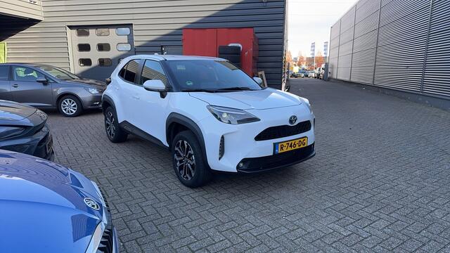 Toyota YARIS Cross 1.5 Hybrid First Edition / Navigatie / Apple Carplay / Camera