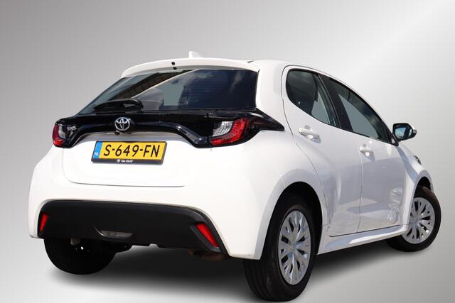 Toyota YARIS 1.5 VVT-i Active, Apple carplay, Android auto !