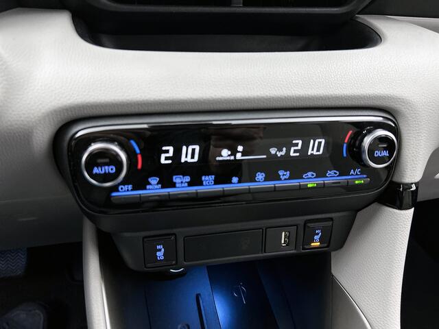 Toyota YARIS 1.5 Hybrid Executive Limited + | Dealeronderhouden | Premium interieur |