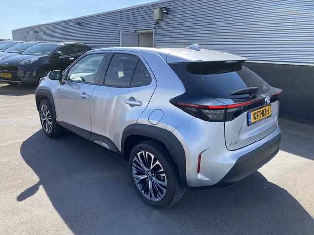 Toyota YARIS Cross 1.5 Hybrid Adventure Groot panoramadak, alarm, navigatie, Apple CarPlay/Android Auto, parkeersensoren v&a, lage KM stand, automaat!