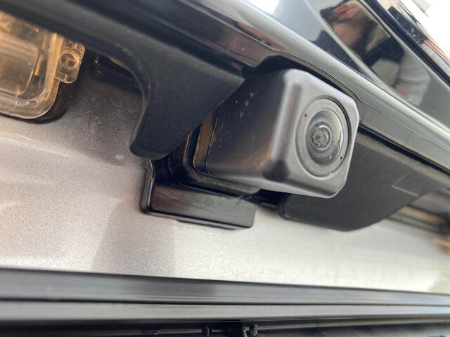 Toyota YARIS Cross 1.5 Hybrid Adventure Groot panoramadak, alarm, navigatie, Apple CarPlay/Android Auto, parkeersensoren v&a, lage KM stand, automaat!