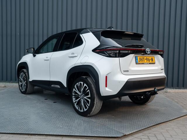 Toyota YARIS Cross 1.5 Hybrid Executive | Bi-Tone | Trekhaak | Head Up | Dodehoek Sensoren | Prijs Rijklaar!!