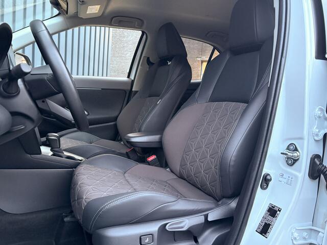 Toyota YARIS Cross 1.5 Hybrid Executive | Bi-Tone | Trekhaak | Head Up | Dodehoek Sensoren | Prijs Rijklaar!!