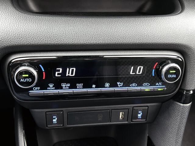 Toyota YARIS 1.5 Hybrid Style | Lederenbekleding | Stoelverwarming | Dealeronderhouden |