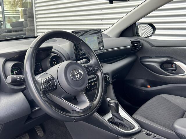Toyota YARIS 1.5 Hybrid Dynamic | LED | CruiseControl | Navi | Camera |