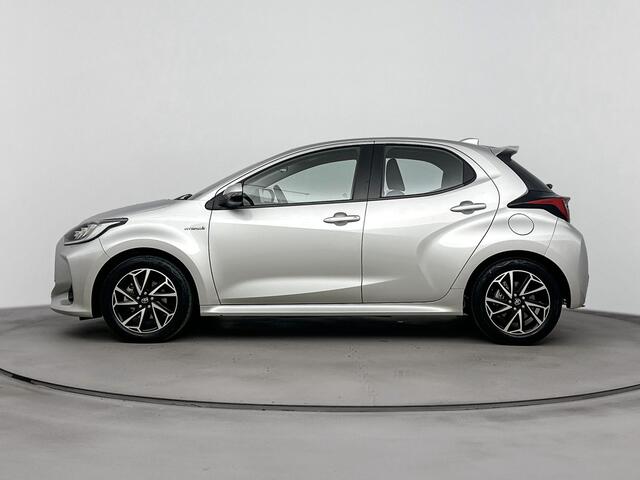 Toyota YARIS 1.5 Hybrid Dynamic | NL dealeronderhouden | Trekhaak | Onderweg-naar-dealer