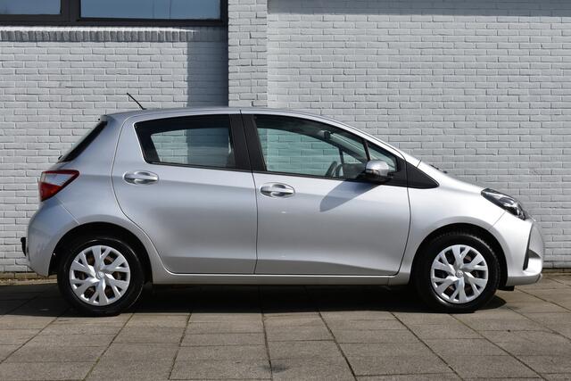 Toyota YARIS 1.5 VVT-i Active Automaat 112pk | Dealer onderhouden | Achteruitrijcamera | Cruise control |