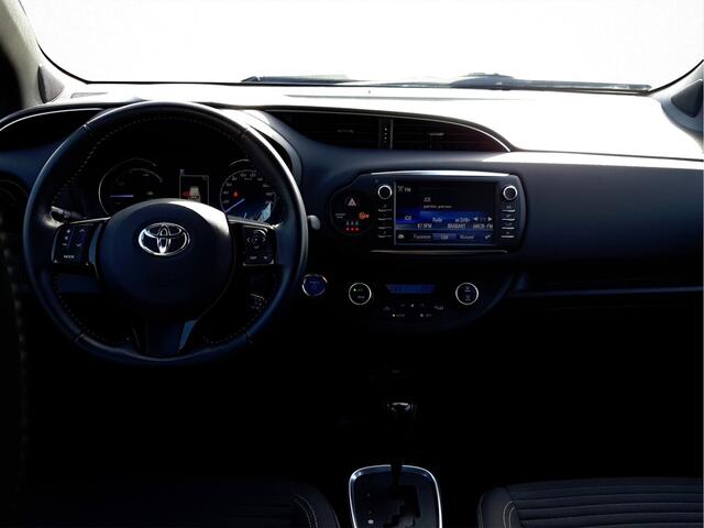 Toyota YARIS 1.5 Hybrid Bi-Tone | Camera | LM Velgen |