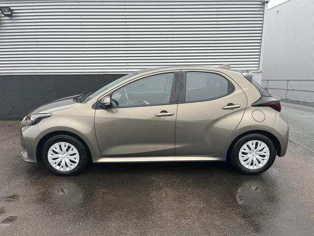 Toyota YARIS 1.5 Hybrid Active NL-auto! Apple CarPlay/Android Auto Navigatie, Achteruitrijcamera, Adaptieve cruise control, Climate control, Nieuw geleverd en dealeronderhouden