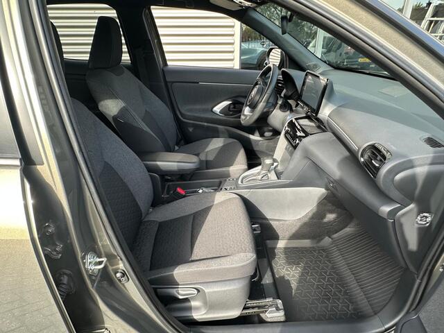 Toyota YARIS Cross 1.5 Hybrid Business Plus | NAVI | CAMERA | TREKHAAK AFN | APPLE CARPLAY | STUUR EN STOELVERWARMING | LMV 17' |