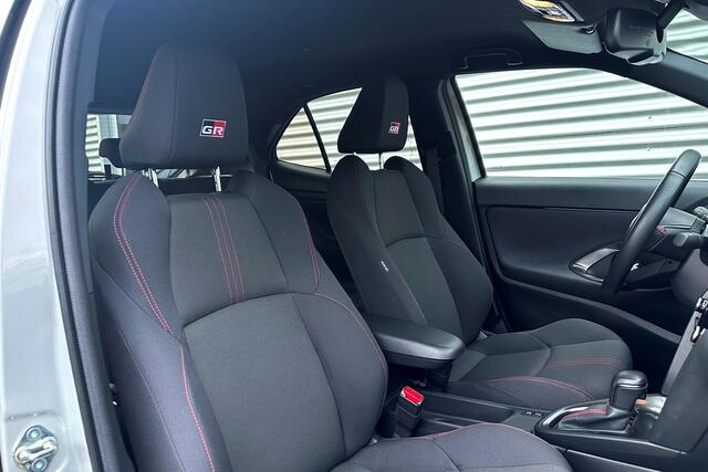 Toyota YARIS Cross 1.5 Hybrid GR Sport Ceramic Gray Metallic