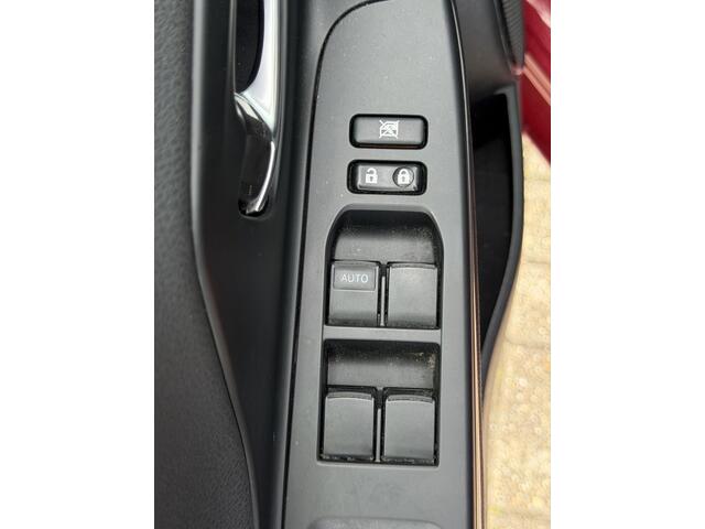 Toyota YARIS 1.5 Hybrid Bi-Tone