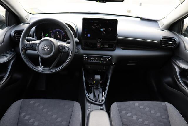 Toyota YARIS 1.5 Hybrid 115 Dynamic, Comfort Pack, Nieuw en direct leverbaar met ¤3.500,- voordeel!