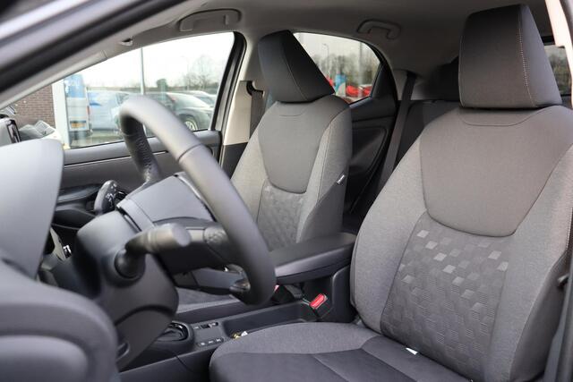 Toyota YARIS 1.5 Hybrid 115 Dynamic, Comfort Pack, Nieuw en direct leverbaar met ¤3.500,- voordeel!