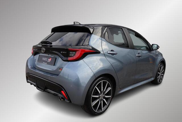 Toyota YARIS 1.5 Hybrid 130 GR SPORT, GR SPORT Plus Pack, Pano, JBL, Head-up, Stuur & Stoel verwarming!