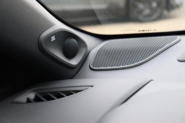 Toyota YARIS 1.5 Hybrid 130 GR SPORT, GR SPORT Plus Pack, Pano, JBL, Head-up, Stuur & Stoel verwarming!