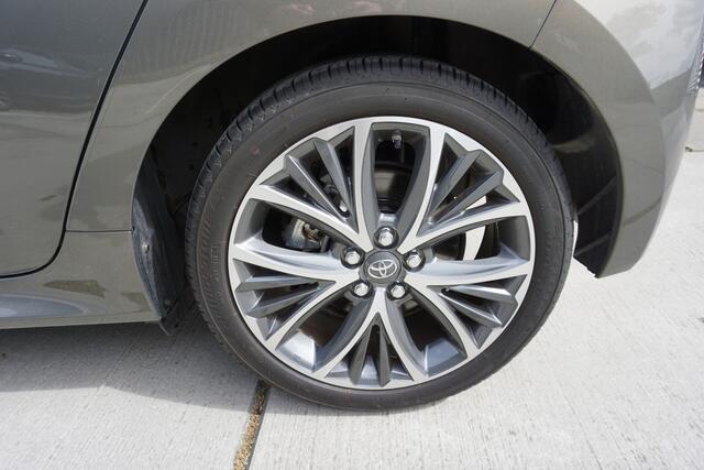 Toyota YARIS 1.5 Hybrid 130 Executive |Navi|Carplay|PDC V+A|Dodehoek|HUD|JBL|Stoel en stuurverw.|Camera|