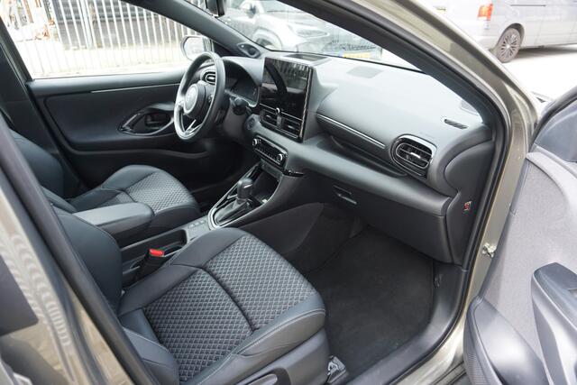 Toyota YARIS 1.5 Hybrid 130 Executive |Navi|Carplay|PDC V+A|Dodehoek|HUD|JBL|Stoel en stuurverw.|Camera|