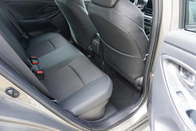 Toyota YARIS 1.5 Hybrid 130 Executive |Navi|Carplay|PDC V+A|Dodehoek|HUD|JBL|Stoel en stuurverw.|Camera|