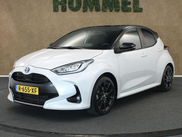 Toyota YARIS 1.5 Hybrid Bi-Tone - 100% ONDERHOUDEN! - NAVIGATIE - STOELVERWARMING - KEYLESS ENTRY & START - 17INCH ZWARTE LICHTMETALEN VELGEN - APPLE CARPLAY/ANDROID AUTO