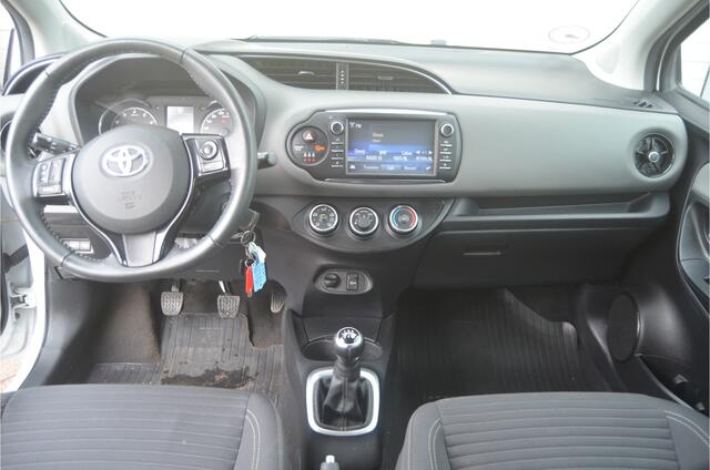 Toyota YARIS 1.0 VVT-i Aspiration 12 mnd. gar.