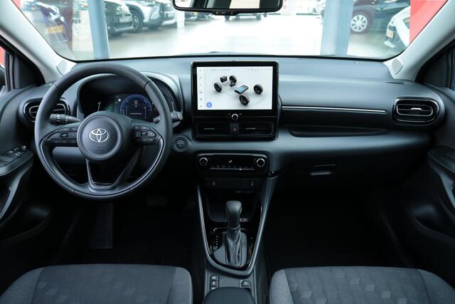Toyota YARIS 1.5 Hybrid 115 Dynamic, Comfort Pack, Nieuw en direct leverbaar met ¤3.500,- voordeel!