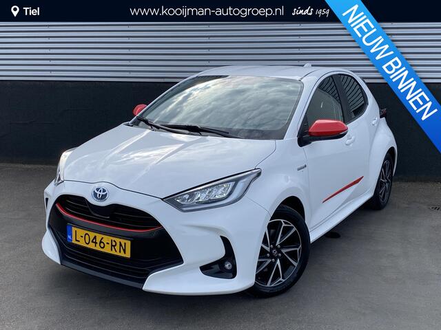 Toyota YARIS 1.5 Hybrid Dynamic Navigatie, Smart Key, LMV, NL-auto, Achteruitrijcamera, Adaptieve cruise control, LED, Volledige historie