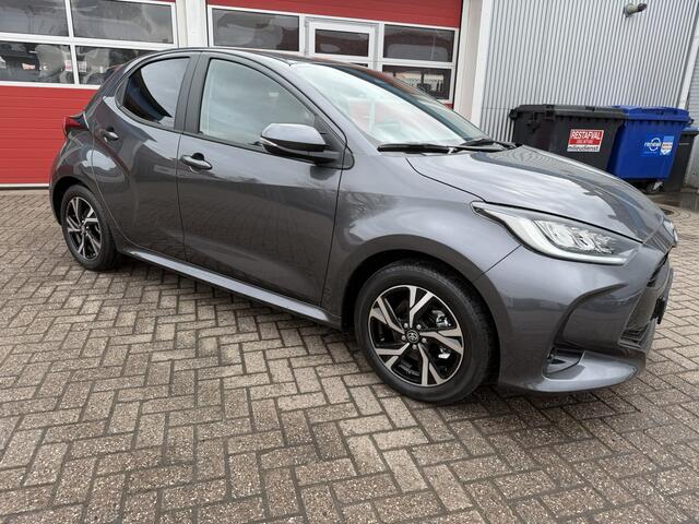 Toyota YARIS 1.5 Hybrid 115 PK | Dynamic *Nieuwe auto* Uit voorraad leverbaar