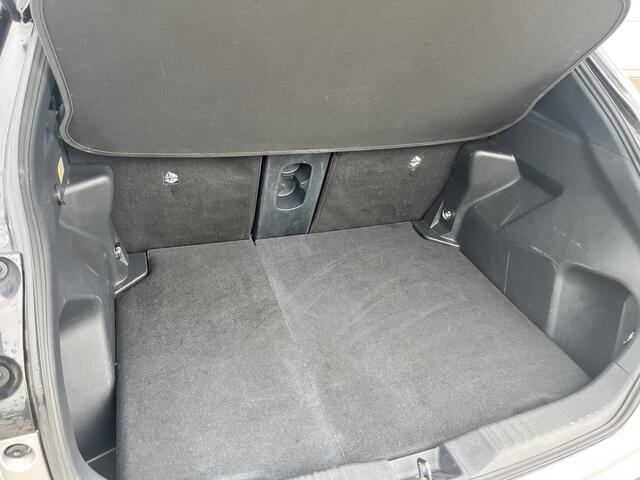 Toyota YARIS Cross 1.5 Hybrid Adventure Dealer Onderhouden Treeplanken PDC Stoel Stuur verwarmd