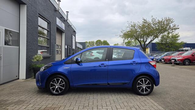 Toyota YARIS 1.5 Hybrid Team D | NAVIGATIE | WINTERPAKKET | CAMERA | VOLLEDIGE ONDERHOUDSHISTORIE