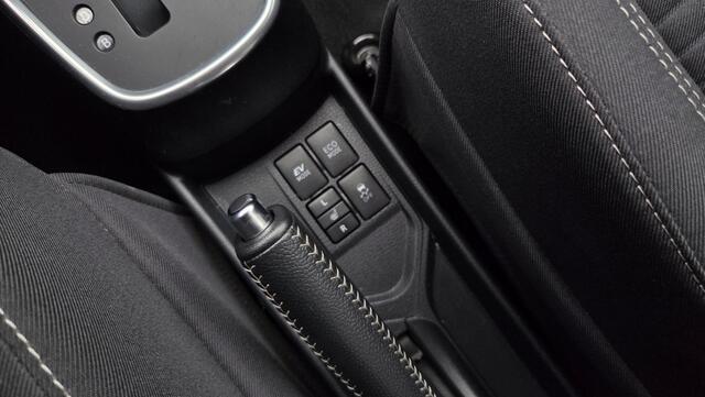 Toyota YARIS 1.5 Hybrid Team D | NAVIGATIE | WINTERPAKKET | CAMERA | VOLLEDIGE ONDERHOUDSHISTORIE