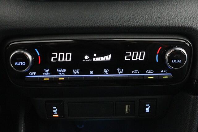 Toyota YARIS 1.5 Hybrid Launch Edition | Apple Carplay/Android Auto | head-up display | dodehoek detectie |