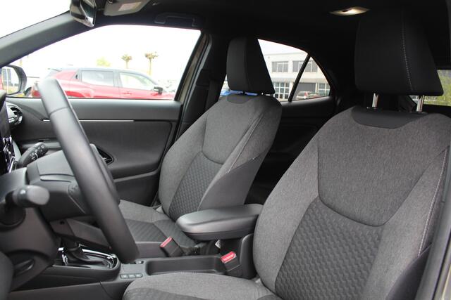 Toyota YARIS Cross 1.5 Hybrid 115 Dynamic Plus | Rijklaar | Stoel/-stuurverw. | Apple/Android | Navi | Keyless | LED | Camera | Adap.cruise | Clima