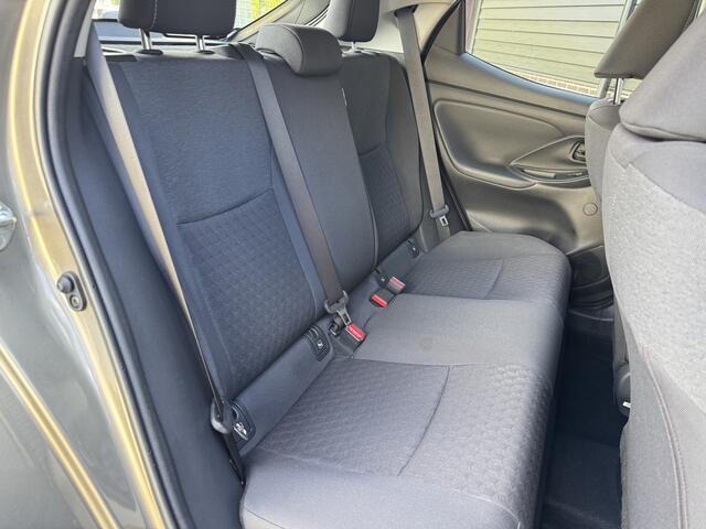 Toyota YARIS 1.5 Hybrid Dynamic Stoelverw, Trekhaak, Keyless, LED