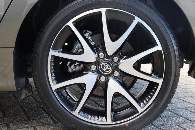 Toyota YARIS 1.5 Hybrid Executive , Parkeersensoren , Navigatie , Stoelverwarming