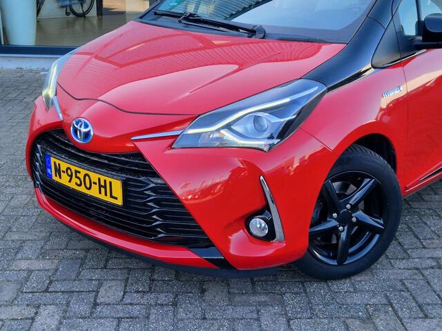 Toyota YARIS 1.5 Hybrid Dynamic Red