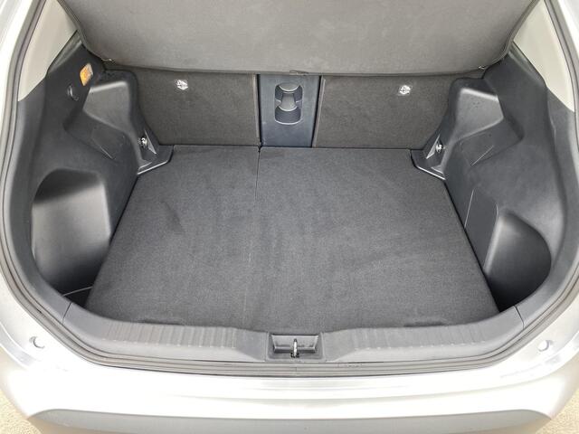 Toyota YARIS Cross 1.5 Hybrid Executive edition Afneembare trekhaak, stuur- & stoelverwarming, dodehoek detectie, parkeersensoren v&a, keyless