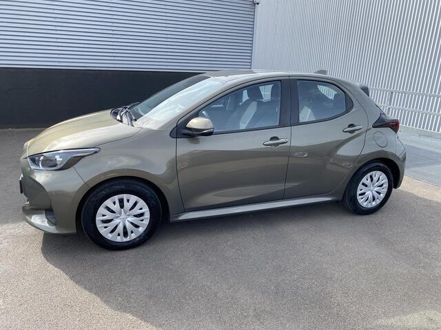 Toyota YARIS 1.5 Hybrid Active Nederlandse auto, Apple CarPlay/Android Auto navigatie, adaptieve cruise control, achteruitrij camera,