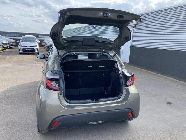 Toyota YARIS 1.5 Hybrid Active Nederlandse auto, Apple CarPlay/Android Auto navigatie, adaptieve cruise control, achteruitrij camera,