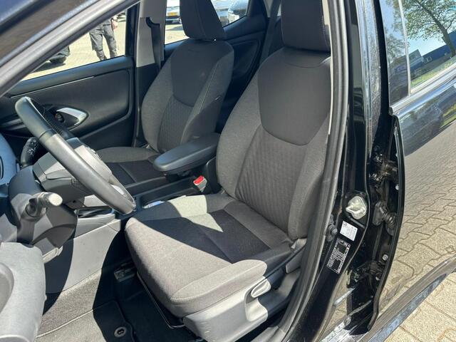 Toyota YARIS 1.5 HYB. DYNAMIc stoelverwarming, Climat, Led, Lichtmetaal