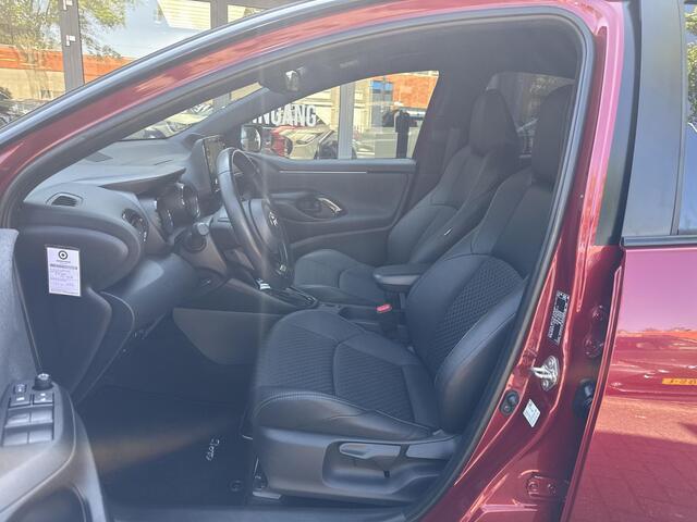 Toyota YARIS 1.5 Hybrid Executive | 06-10141018 Voor meer informatie