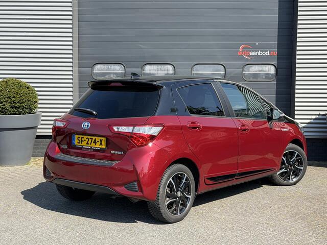 Toyota YARIS 1.5 Hybrid Bi-Tone Plus | Panoramadak | Navigatie | Camera | Climate Control |