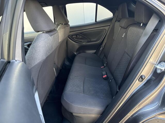 Toyota YARIS Cross 1.5 Hybrid Dynamic **STOELVERWARMING/ PARKEERSENSOREN/ KEYLESS**