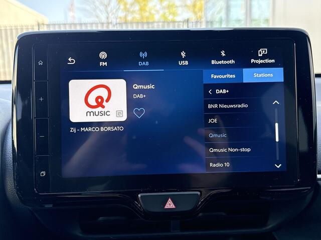 Toyota YARIS Cross 1.5 Hybrid Dynamic **STOELVERWARMING/ PARKEERSENSOREN/ KEYLESS**